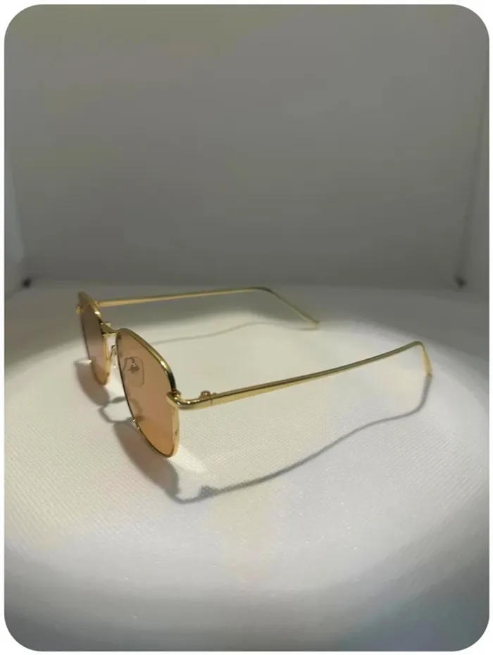 Lunettes de soleil - photo numéro 2