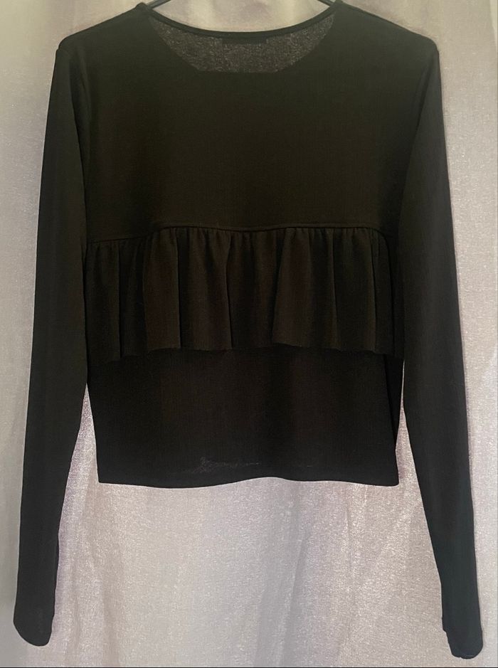 Haut frou-frou noir »Zara »manches longues
