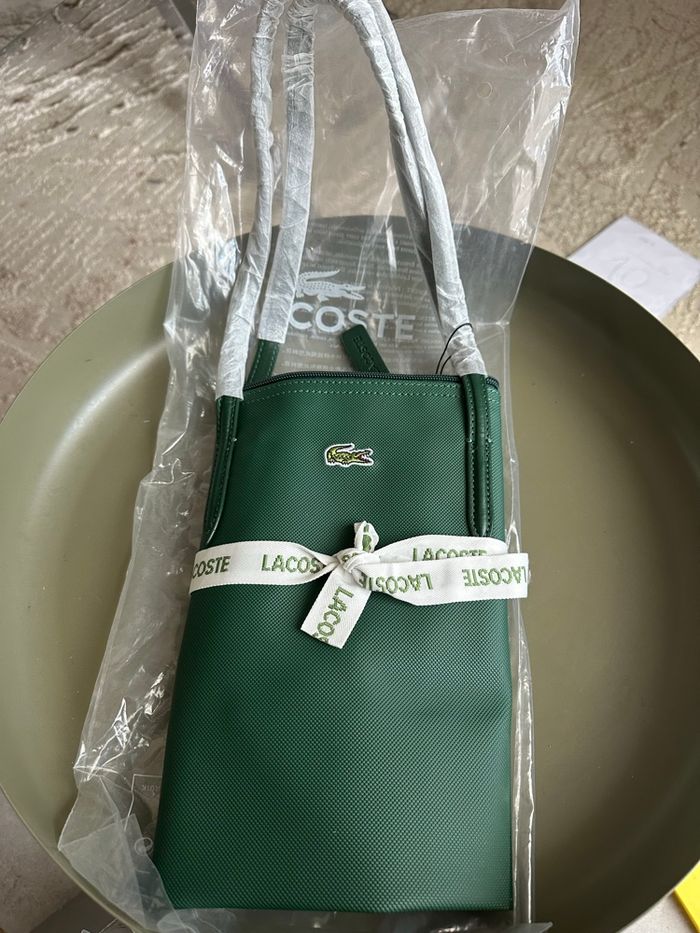 Sac à main marque Lacoste - photo numéro 3