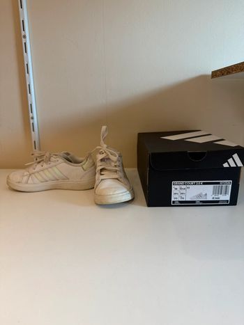 Basket adidas taille 28 1/2