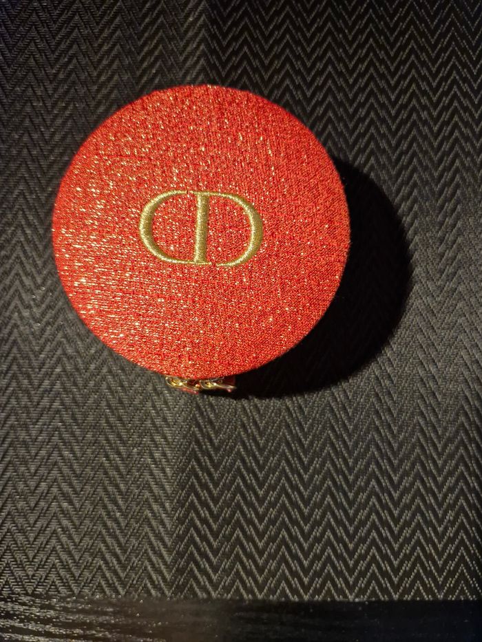 Trousse Dior rouge et doré