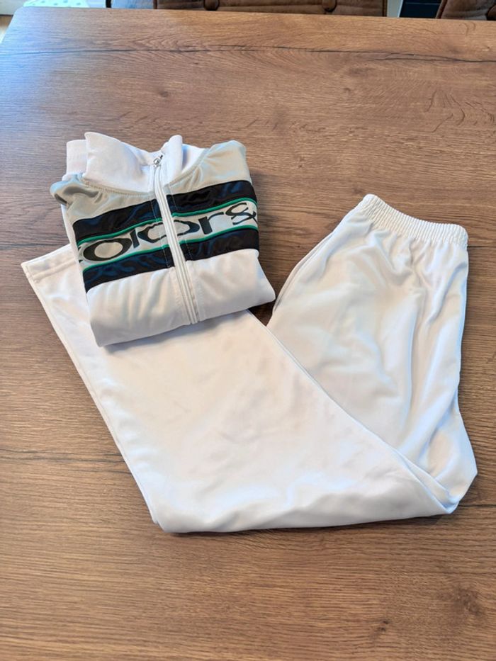 Ensemble de survêtements
