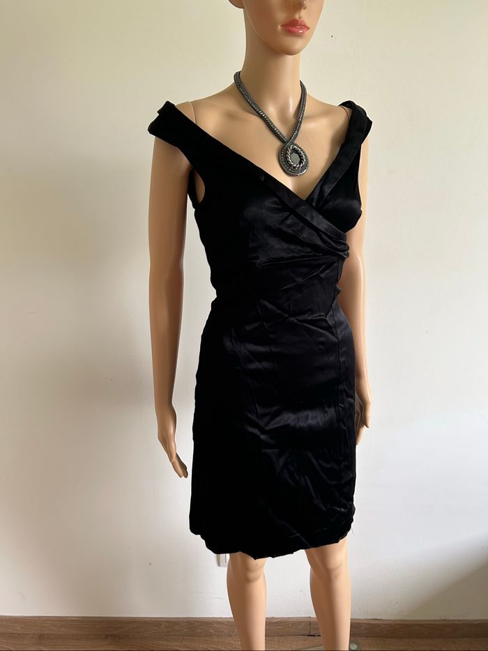 Robe noire satinée sans manches Mango taille L jamais portée (taille petit) - photo numéro 2