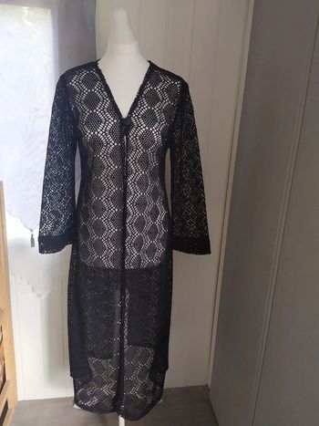 Gilet long dentelle noire