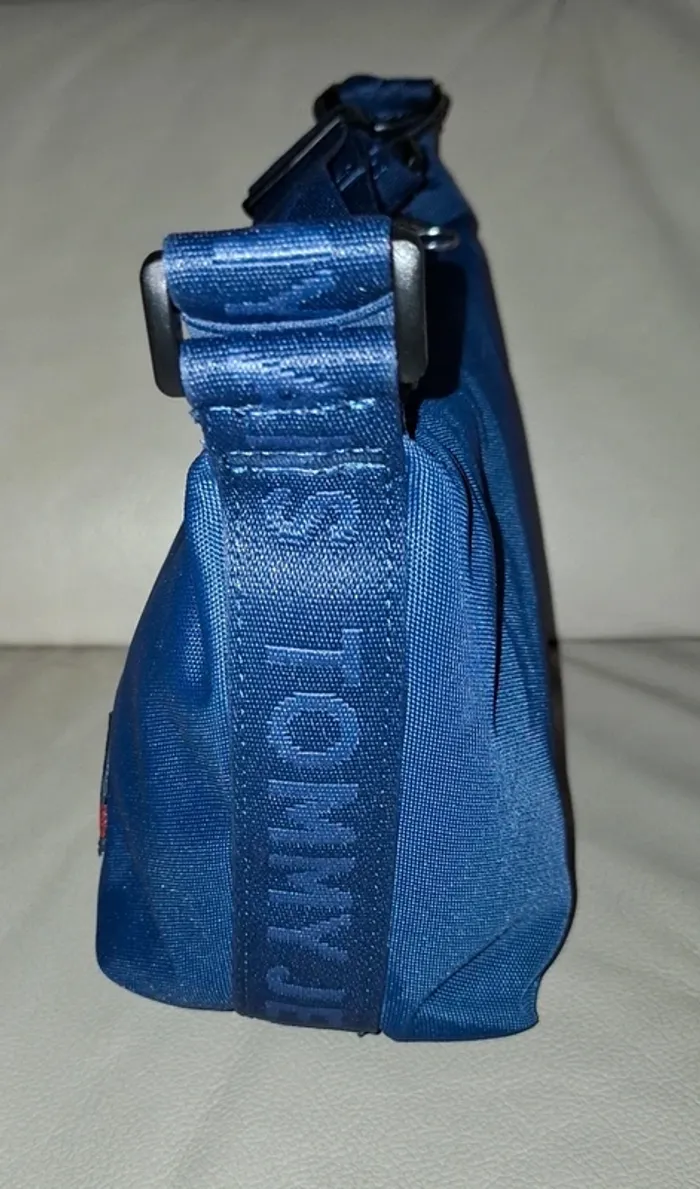Sac bandoulière Tommy Jeans bleu marine neuf - photo numéro 2