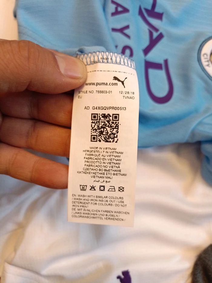 Tenue de foot Manchester City, Puma Authentique Officiel taille enfant 4/5 ans, Neuf - photo numéro 10