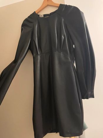 Robe simili cuir négociable