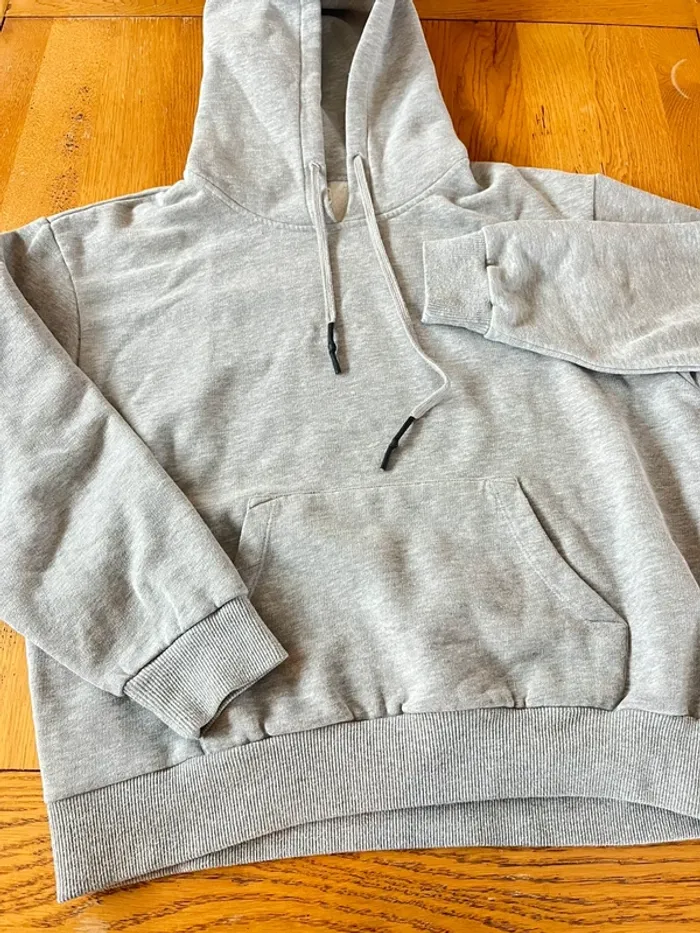 Sweat-shirt gris - photo numéro 2