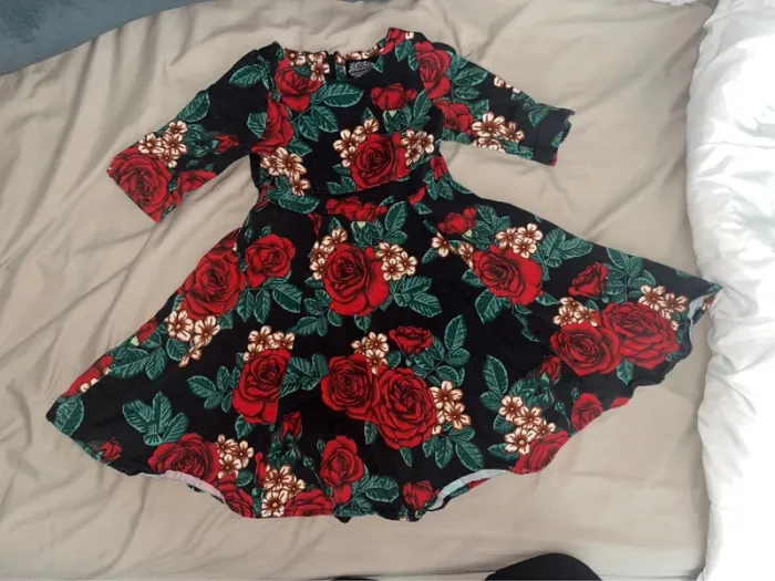 Robe à grosse fleur rockabilly pin-up 5/6 ans