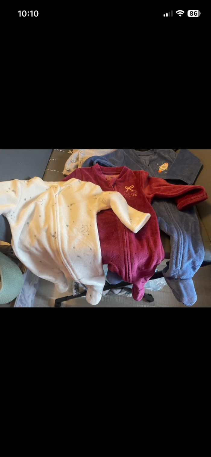 Lot vêtements 1 mois - photo numéro 2