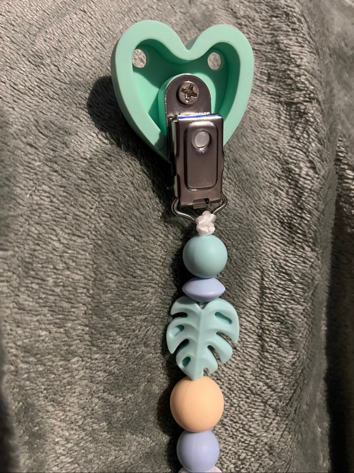 Attache tétine Monstera - photo numéro 4