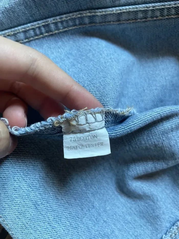 Chemise en jean effet destroy - photo numéro 7