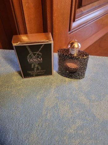 Miniature eau de parfum Black opium Yves Saint Laurent  7.5 ml neuf en boite