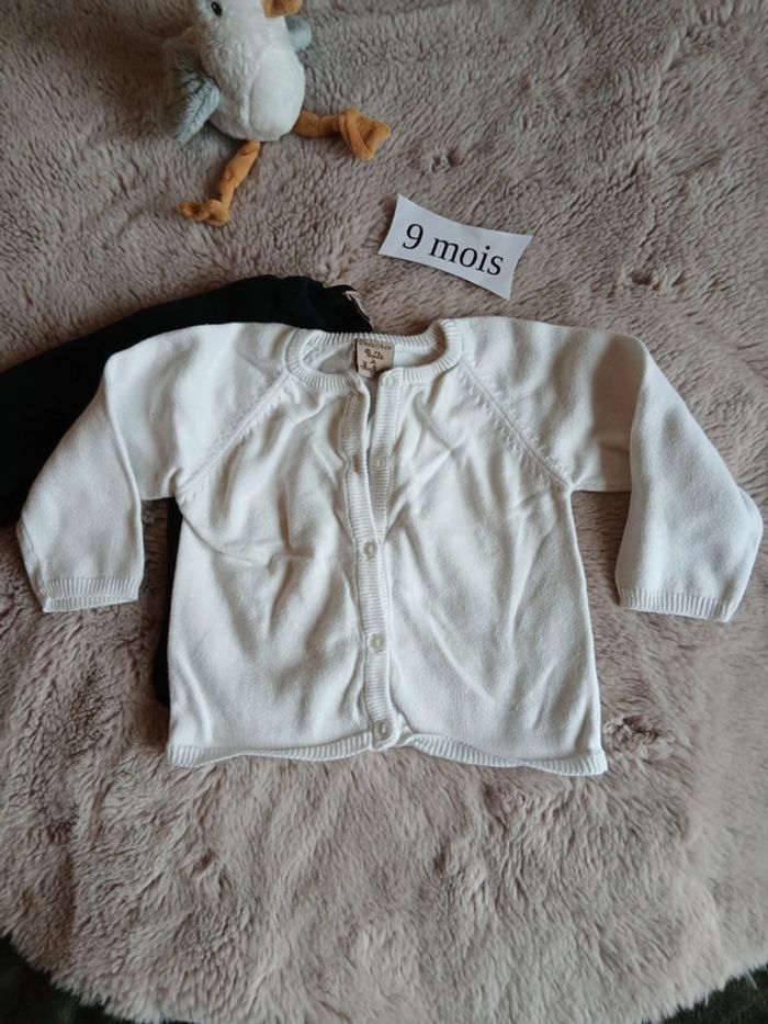 Lot de 2 gilets noir et blanc. - photo numéro 2