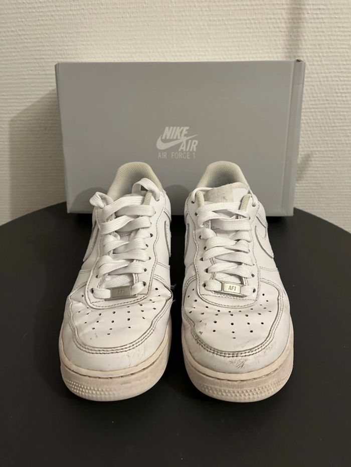 Baskets blanches Nike Air Force1 pointure 40.5
