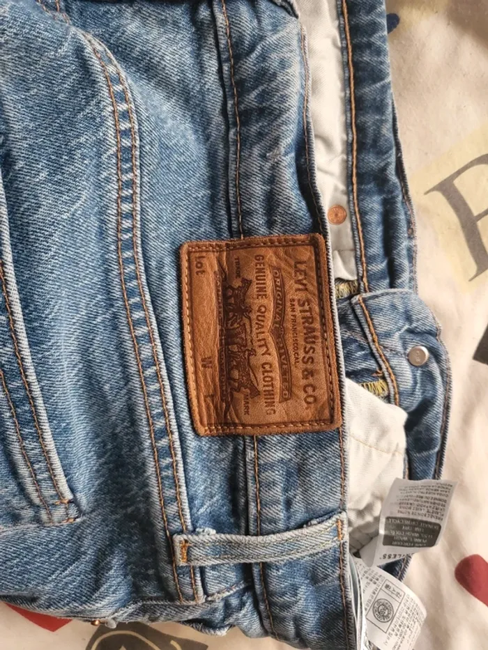 Jean levi's  taille 34 - photo numéro 5