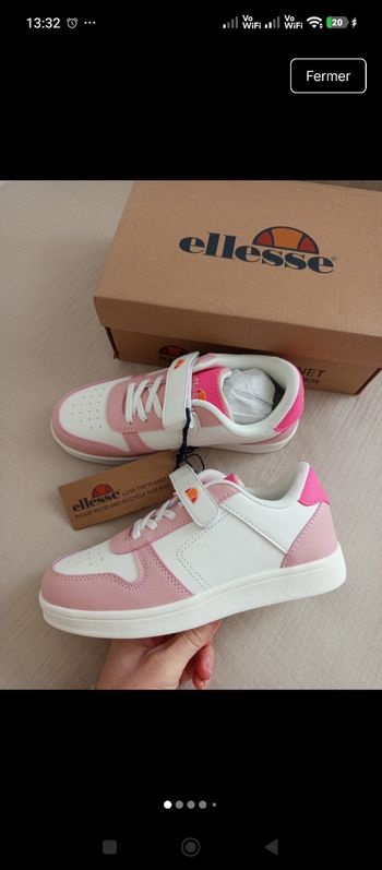 Paire de baskets / sneakers à scratch Ellesse pointure 34 neuves avec étiquettes 

Coloris blanc, rose clair & rose fushia