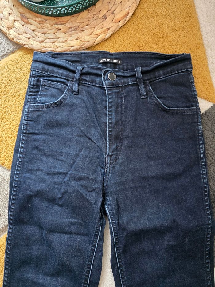 Jean Levi's bleu marine modèle Line8 taille W26L30 - photo numéro 4