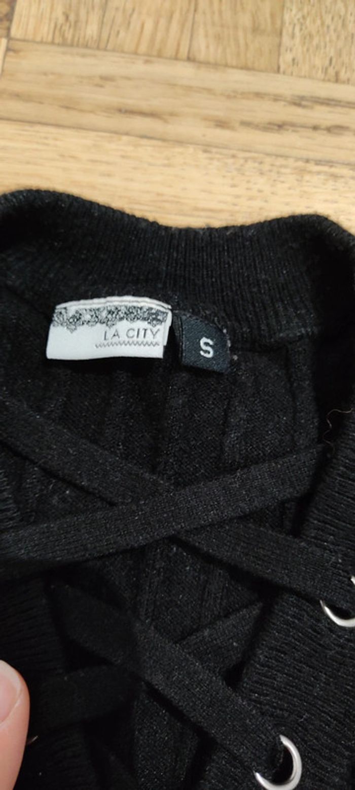 Pull noir col V - photo numéro 3