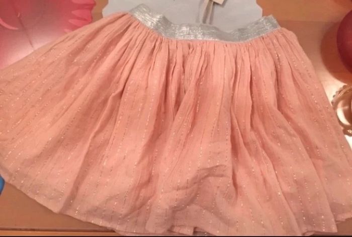 Belle jupe rose argenté 12 ans Karl Marc John Neuve