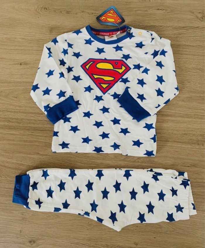 Pyjama Superman Neuf avec étiquette 2 ans