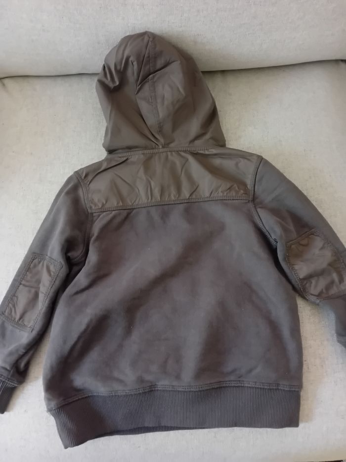 Pull à capuche 4 ans - photo numéro 3
