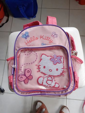 sac à dos roses bébé "Hello Kitty" Sanrio