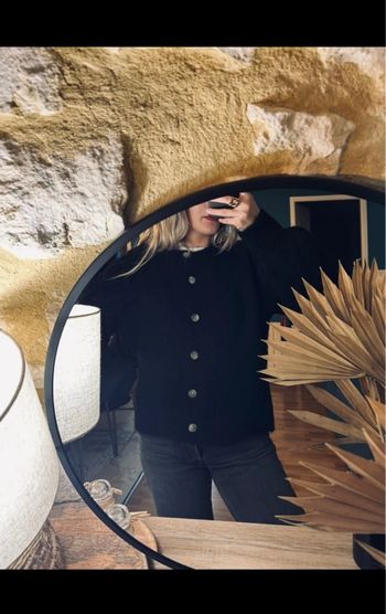Cardigan doux noir • boutons nacrés