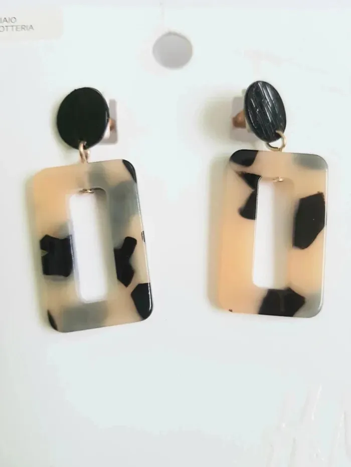 Boucles d'oreilles h&m neuves pendantes beige et noires - photo numéro 2