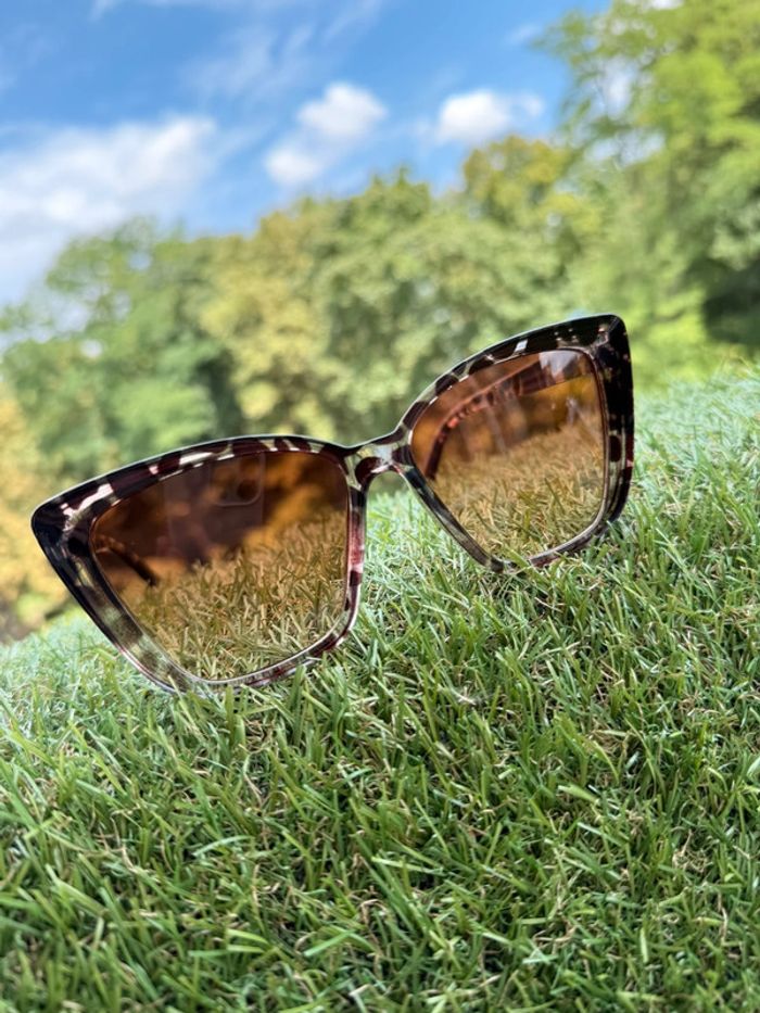 Lunette de soleil élégante - photo numéro 2