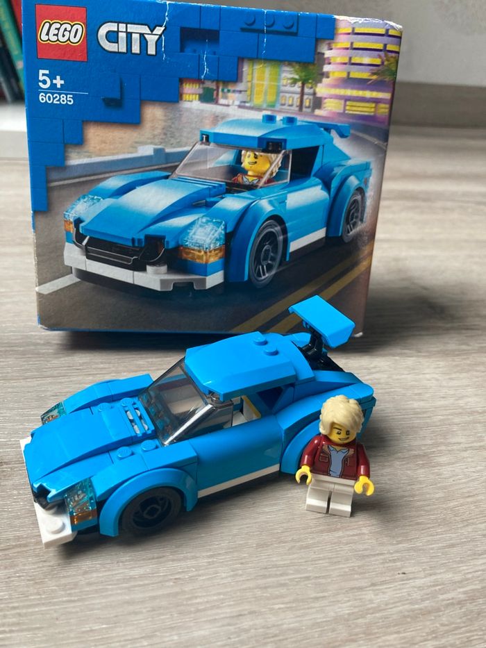 Lego voiture de course réf 60285