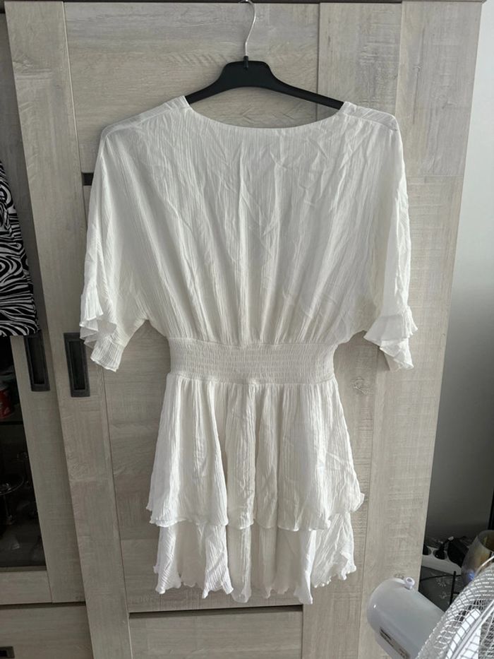 Robe blanche amisu taille 34 - photo numéro 2