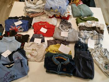 Gros lot d'une trentaine de vêtements  23/24mois garçon hiver