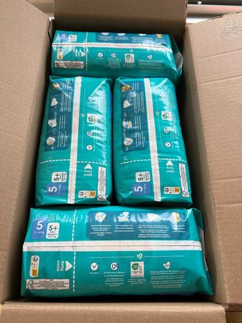 Couche taille 5 Pampers : 156 couches (4*39)
