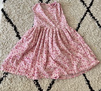 Belle robe rose motif fleur 6 ans