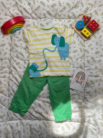 ensemble teeshirt manches courtes rayé jaune et blanc DPAM et pantalon vert tape à l'oeil 12 mois