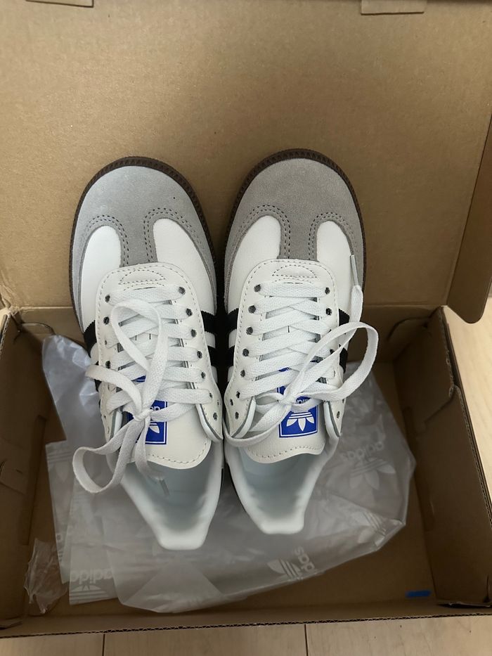 Baskets Adidas taille 39