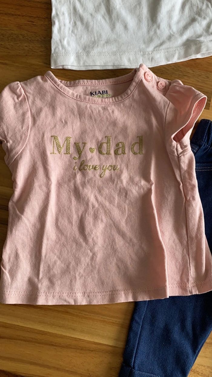 Lot de pantalons et t-shirts - photo numéro 3