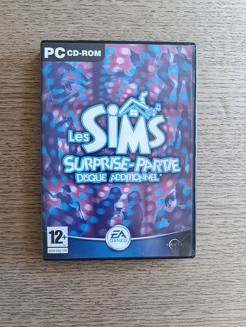 Les sims surprise-party