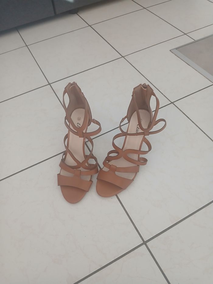 Chaussure ouverte à talon