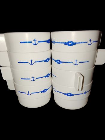 Gobelets plastique vintage