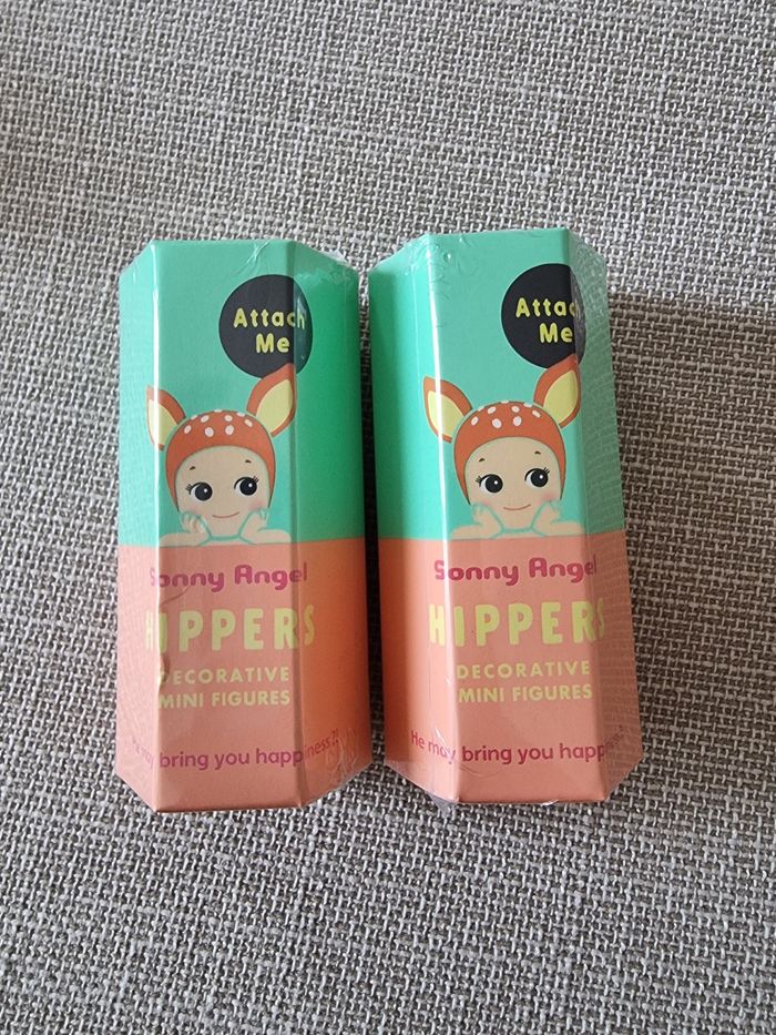 2 sonny angel hippers