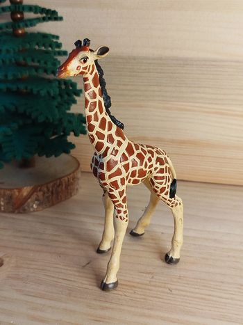 PAPO jeune girafe Figurine animal de la savane