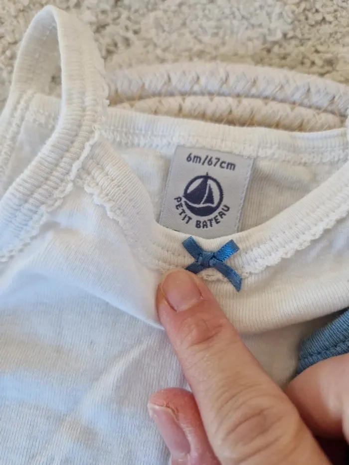 Lot 2 bodies bretelles Petit bateau - photo numéro 2