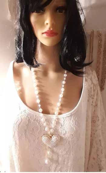 Long collier de perles avec grand coeur, doré