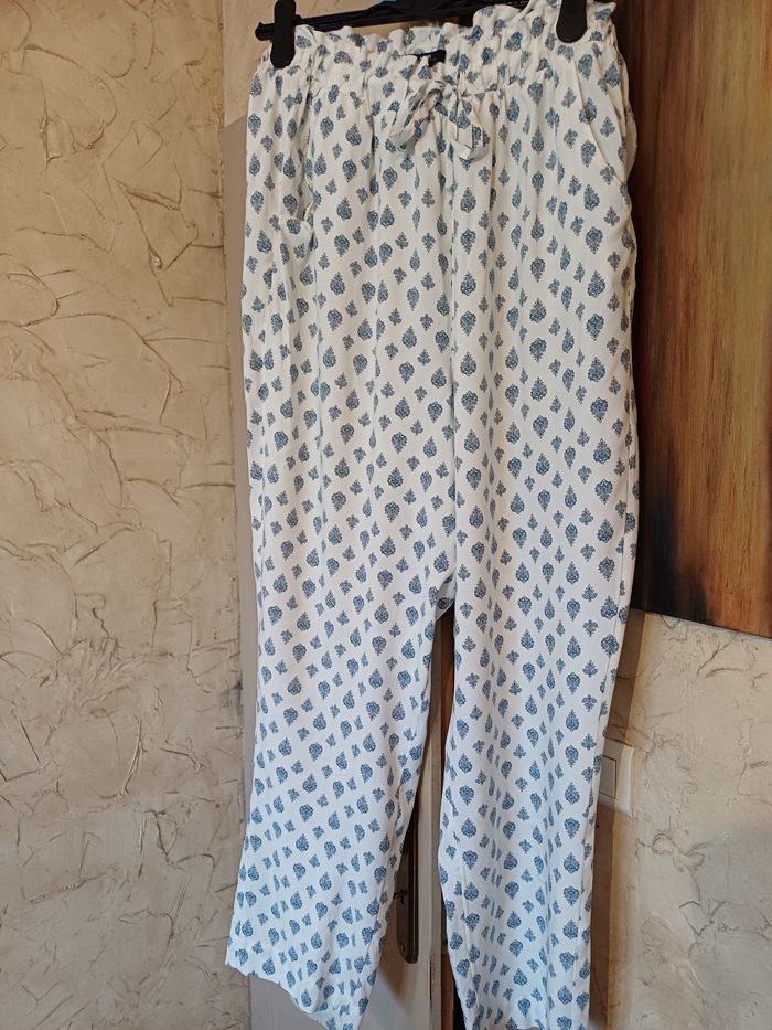 Pantalon fluide. Très bon état.