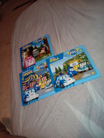 Lot livre robocar poli un à un bout de page déchirée