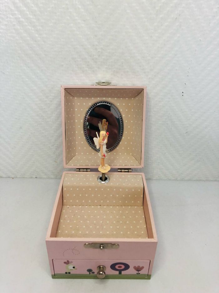 Boite à musique Ninon au jardin figurine fée - photo numéro 4