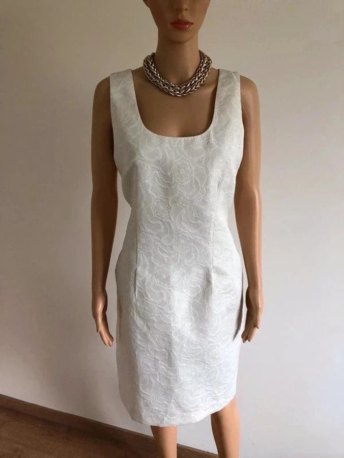Robe blanche brillante neuve sans manches Tex by Max Azria taille M