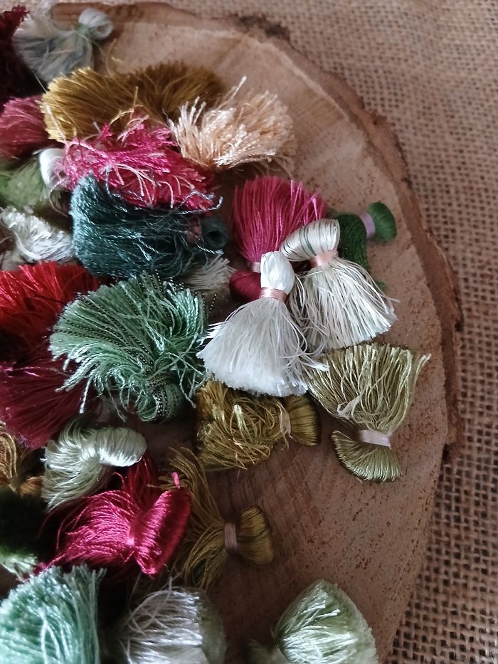 Lot de 50 glands pompons crème vert beige bordeaux blanc. - photo numéro 6